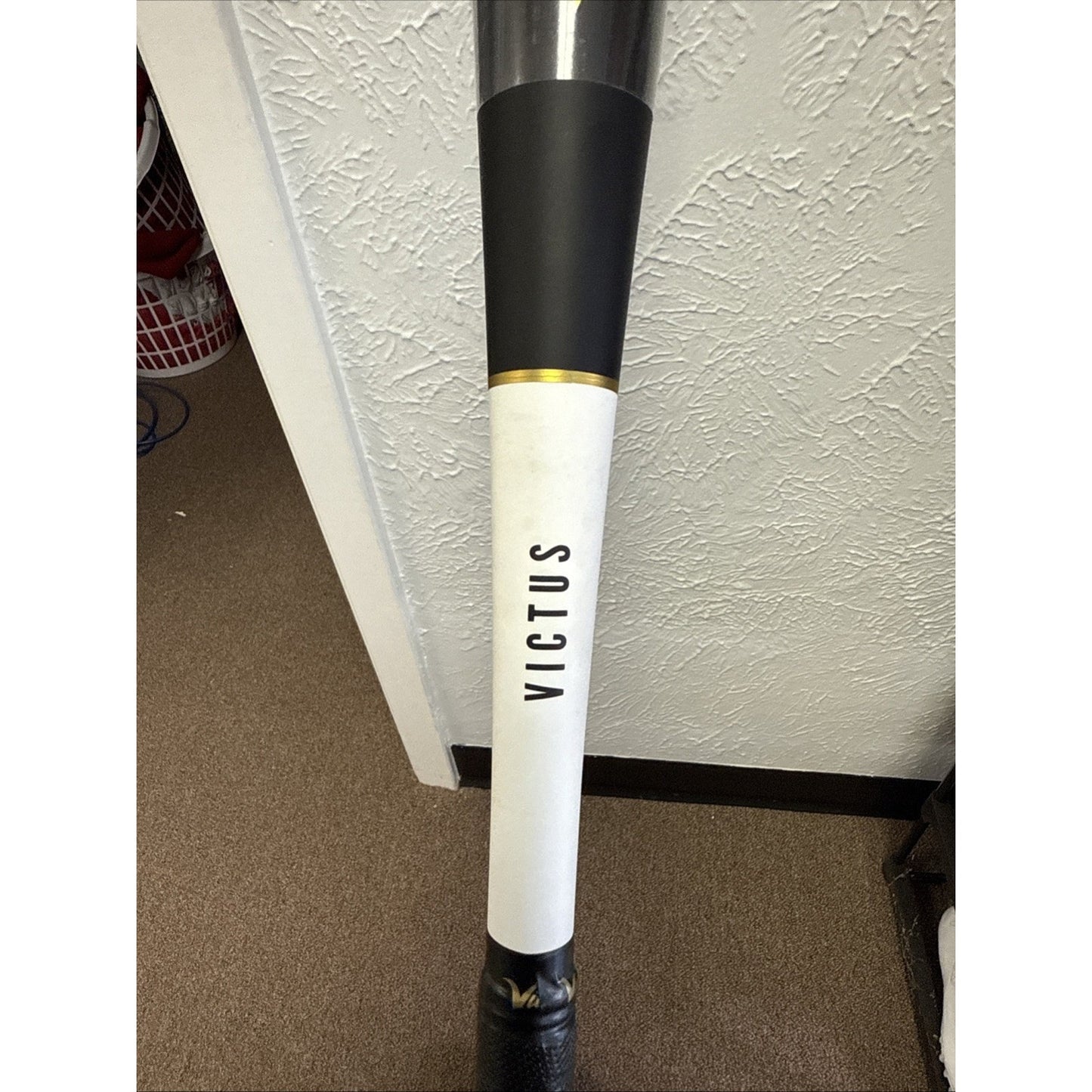Victus Vandal Gold BBCOR Baseball Bat: VCBV 33/30 (-3) Black/Gold