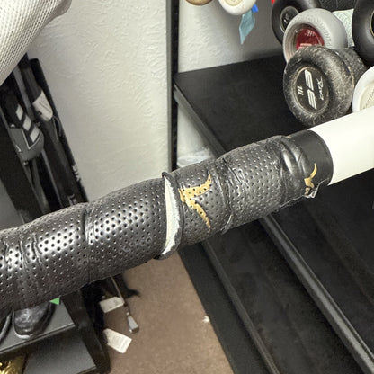 Victus Vandal Gold BBCOR Baseball Bat: VCBV 33/30 (-3) Black/Gold